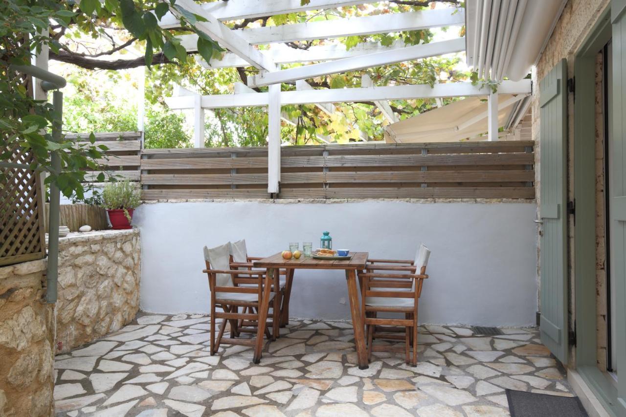 Wild Sea Apartments Agios Nikitas Exterior photo